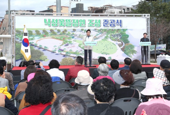 관악구, 봄내음 가득한 낙성꽃뜰정원 완성…`힐링 1번지` 자리매김